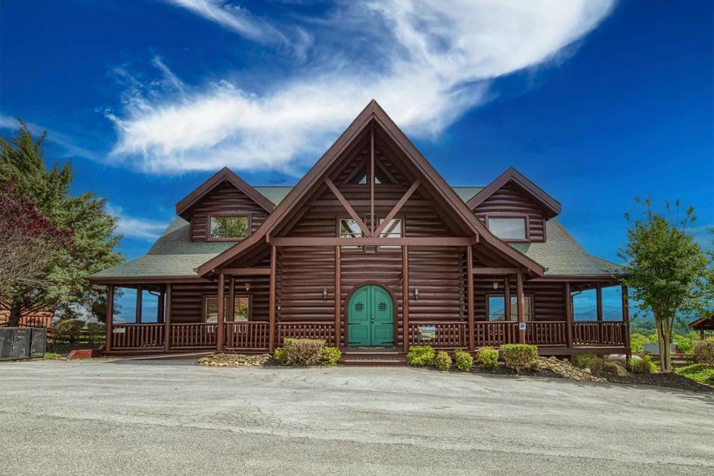 Serenity Mountain Pool Lodge — photo 1