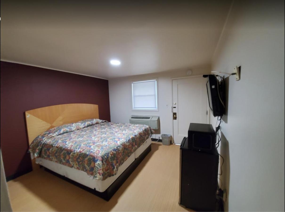 Budget Inn — photo 1