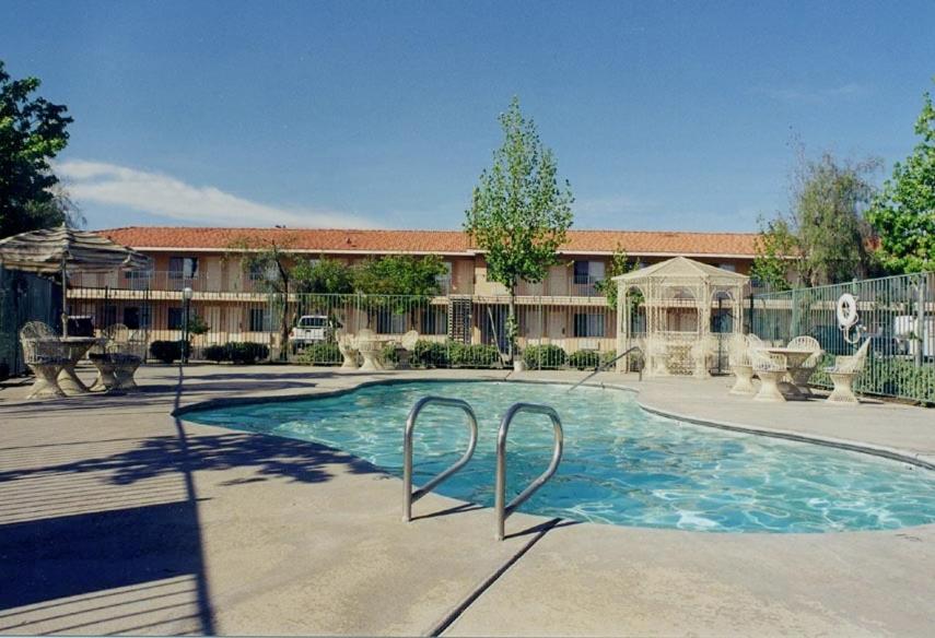 Applegate Inn — photo 1