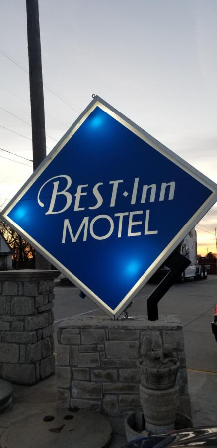 Airliner Motel — photo 1