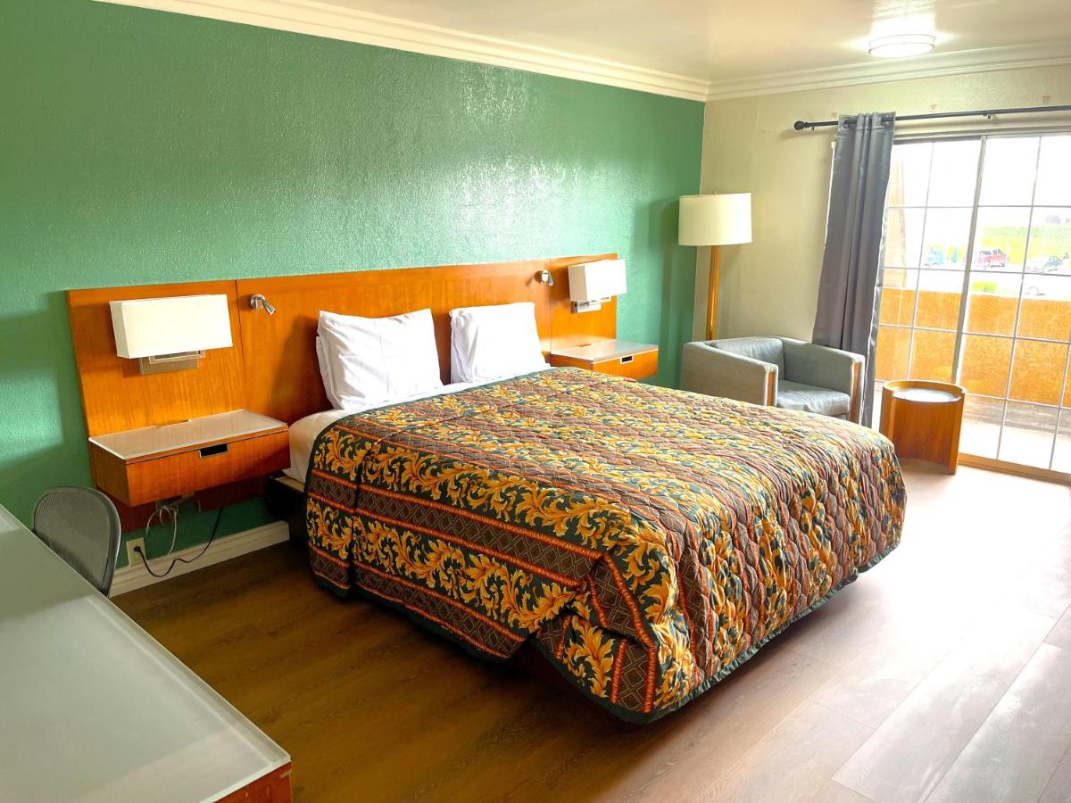 Relax Inn — photo 1