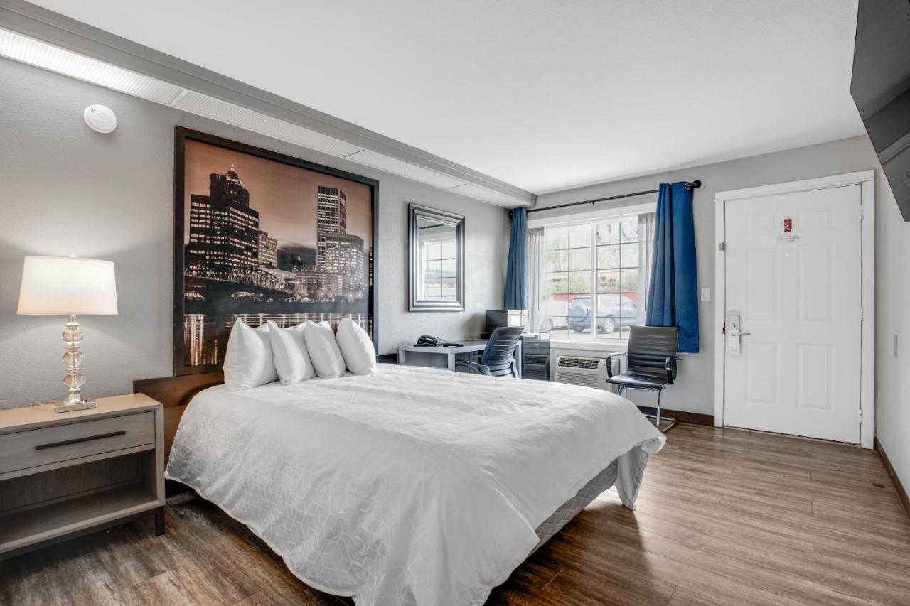 Executive Lodge — photo 1