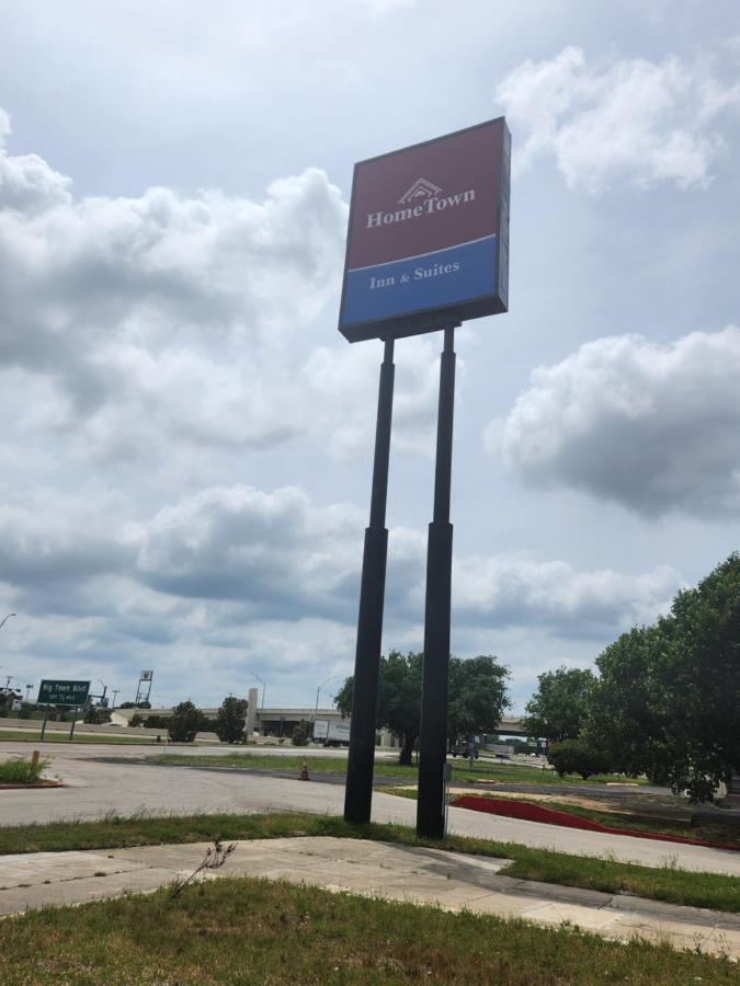 HomeTown Inn and Suites — photo 1