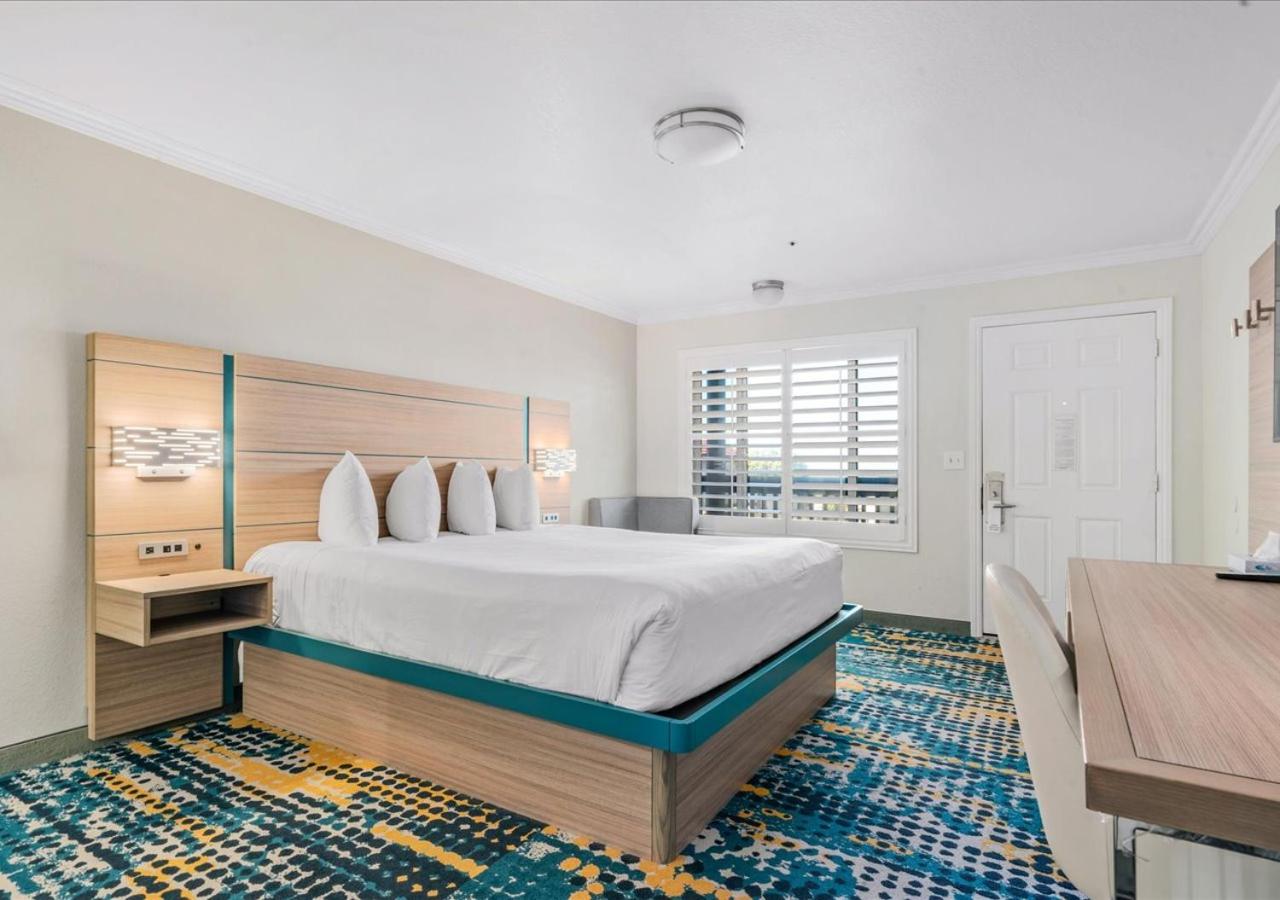 Pacific Shores Inn — photo 1