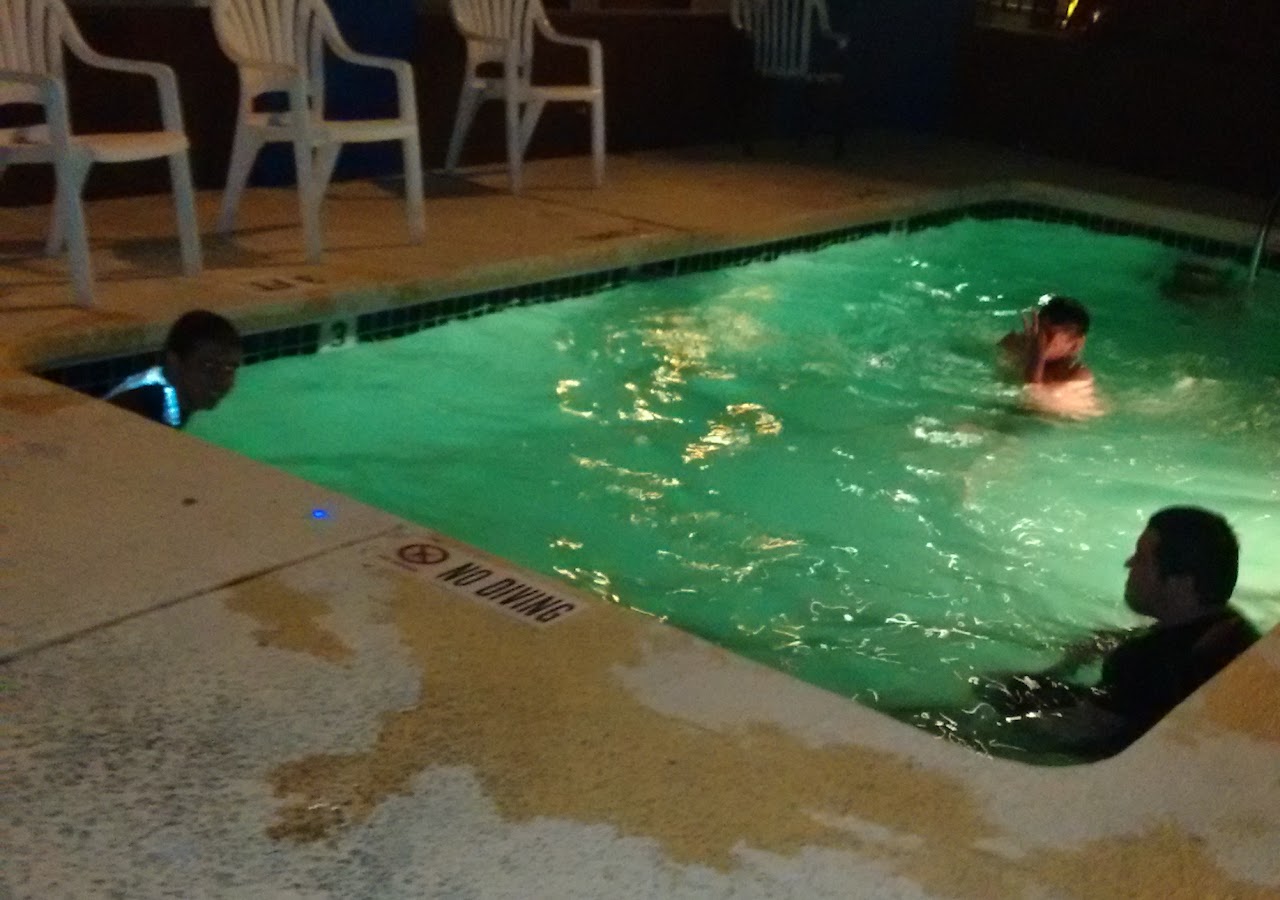 Airport Inn And Suites — photo 3