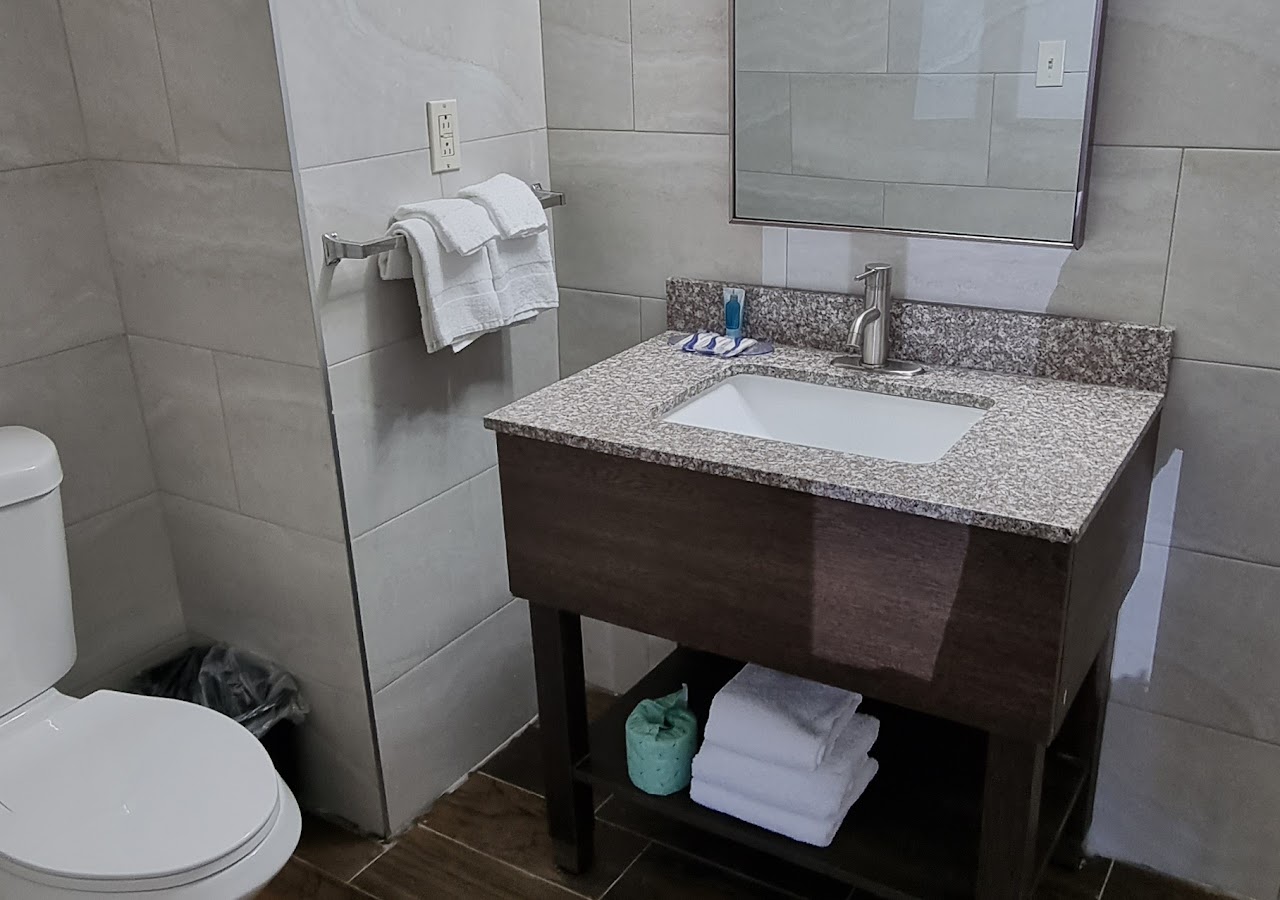 Rivertown Inn & Suites — photo 3