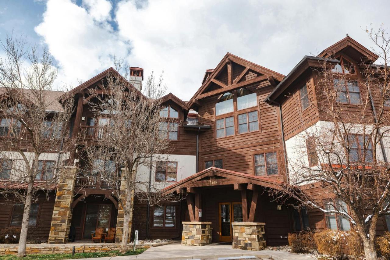Lodge at Brookside — photo 1