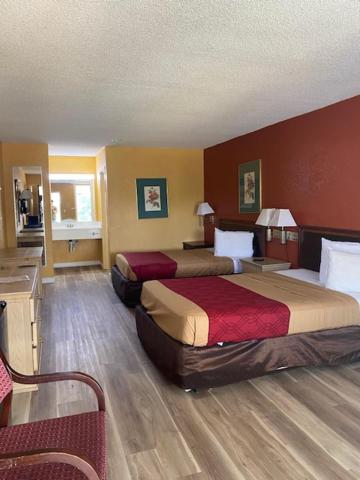 Orangeburg inn & Suites — photo 1