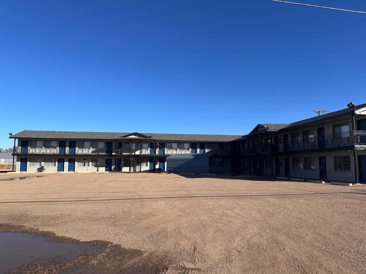 Executive Inn — photo 1
