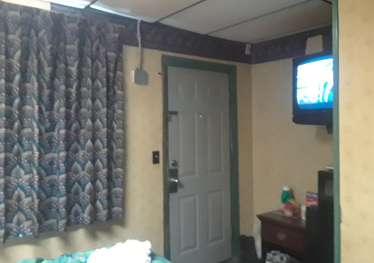 Travelers Rest Motel — photo 2
