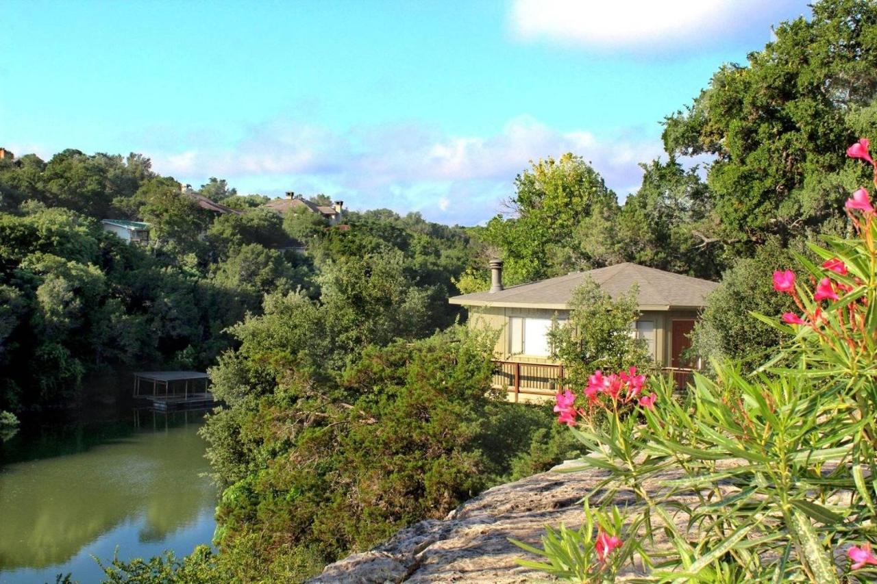 Lake Travis Tree Lodge — photo 1