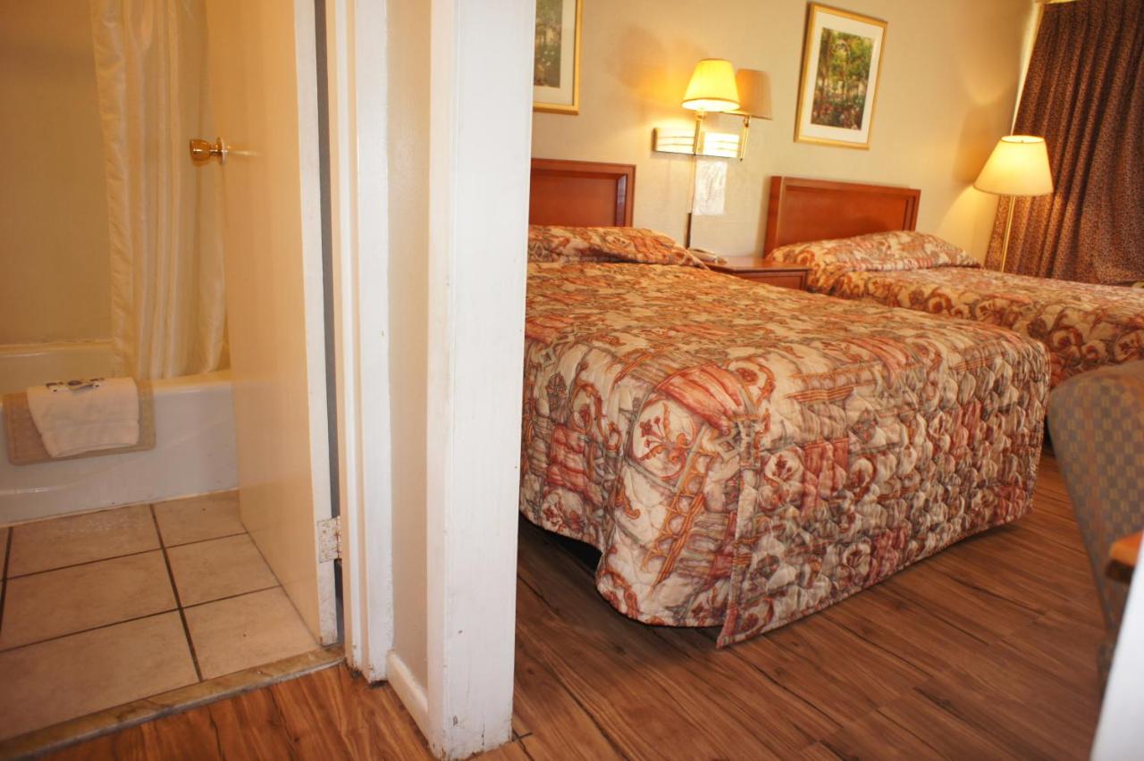 Executive Inn — photo 1