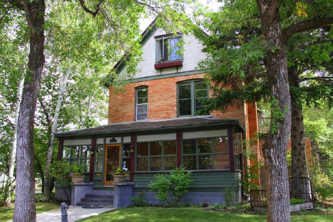 The Lindley House — photo 1
