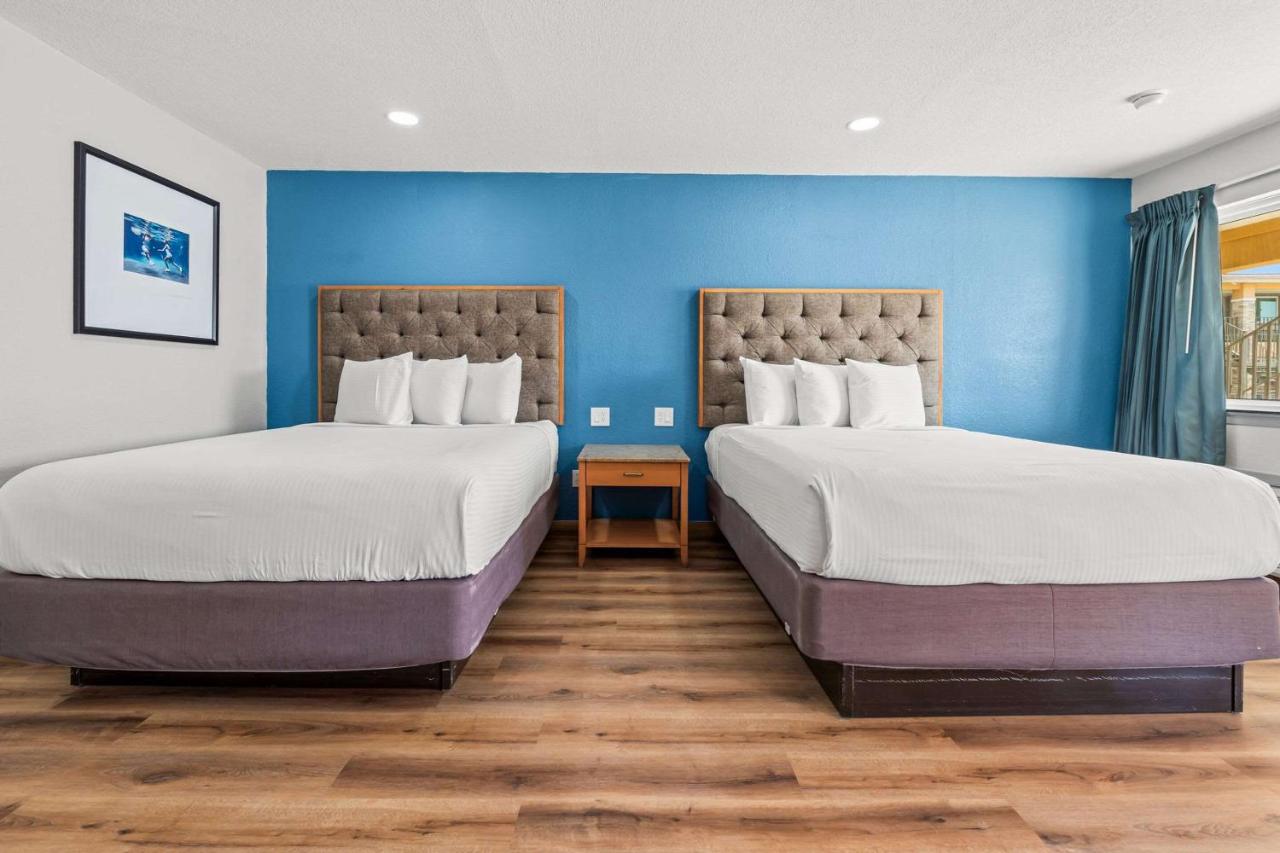 Countryside Inn & Suites — photo 1