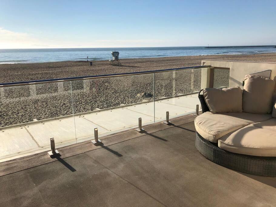 Beautiful Ocean Front Coastal Sunset Beach House — photo 1