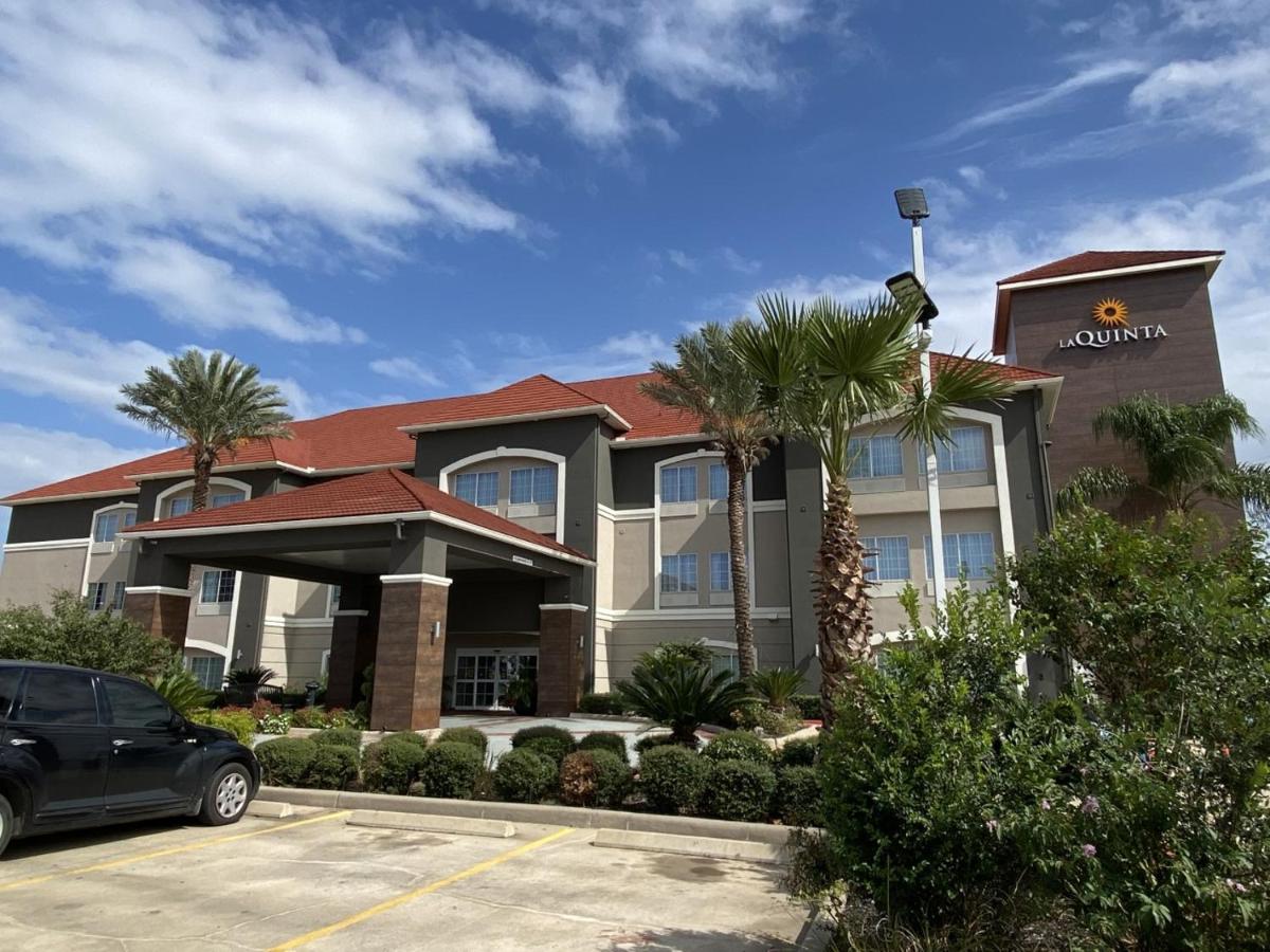 Woodland Inn & Suites — photo 1