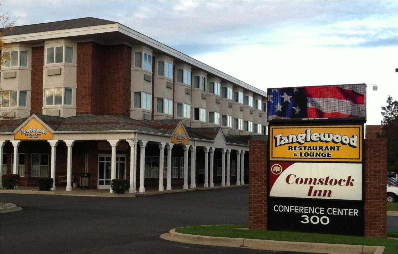 Comstock Inn & Conference Center, Owosso — photo 1