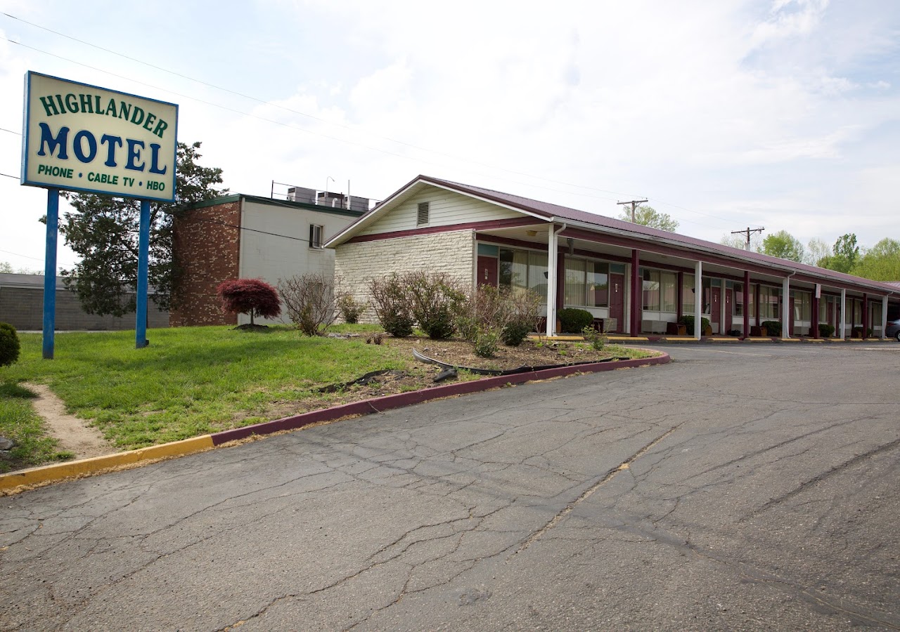 Highlander Motel — photo 1