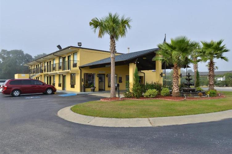 America's Best Inn & Suites - St. George — photo 1