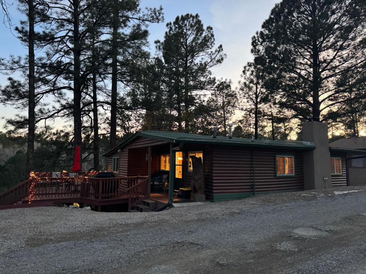 Gonzales Cozy Little Bear Cabin, Ruidoso — photo 1