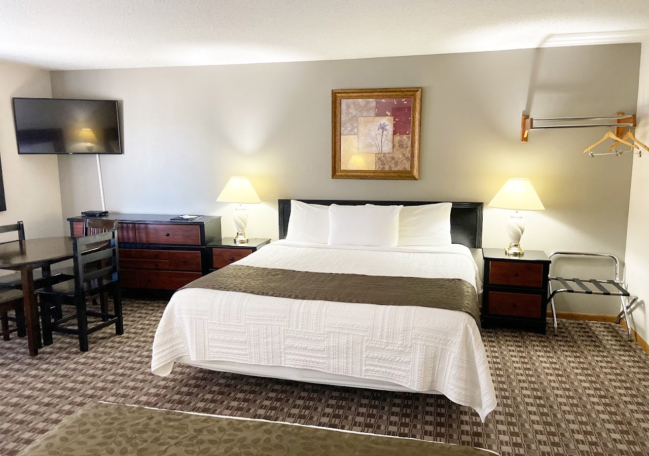 Burke Inn Motel & Suites — photo 2