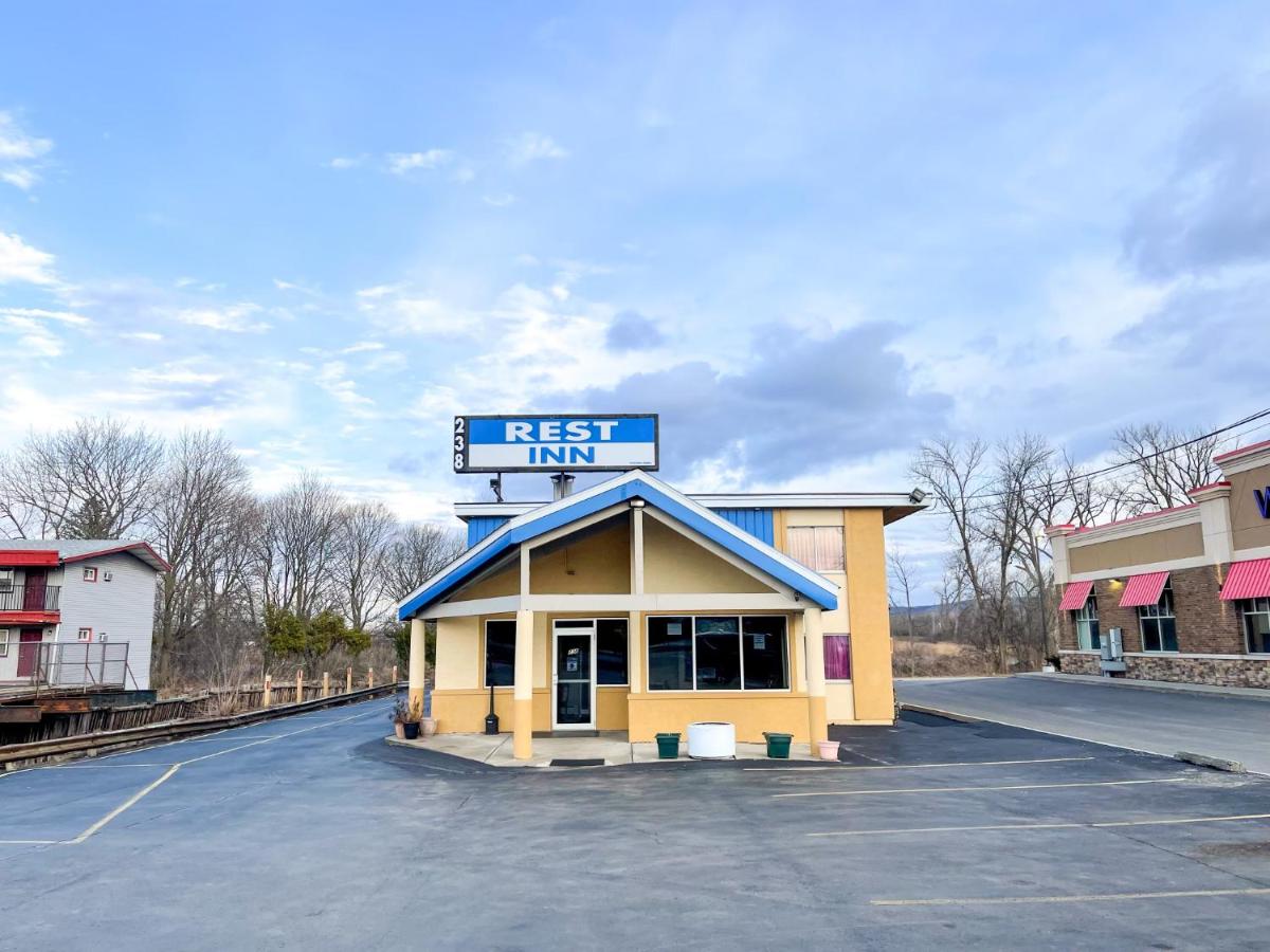 Utica Rest Inn — photo 1