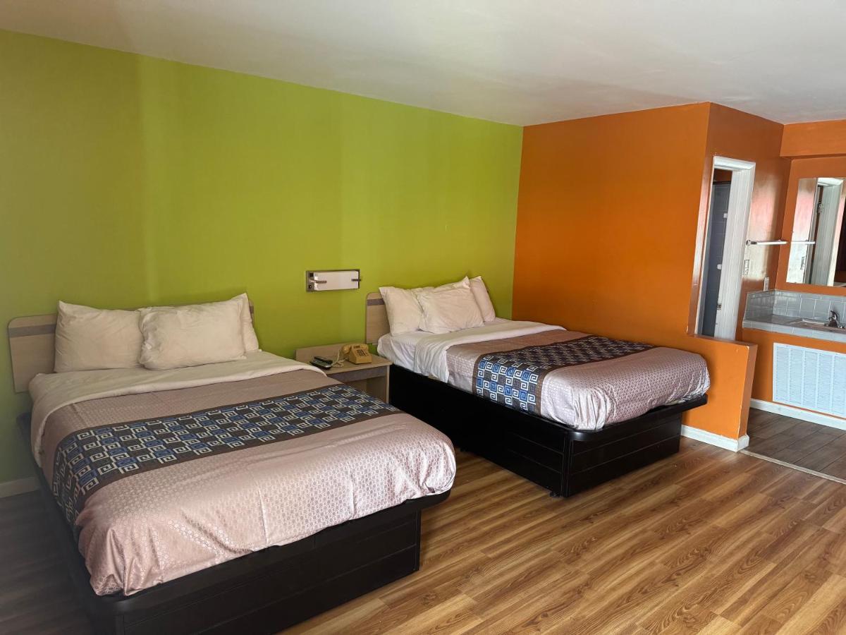 Budget Inn — photo 1