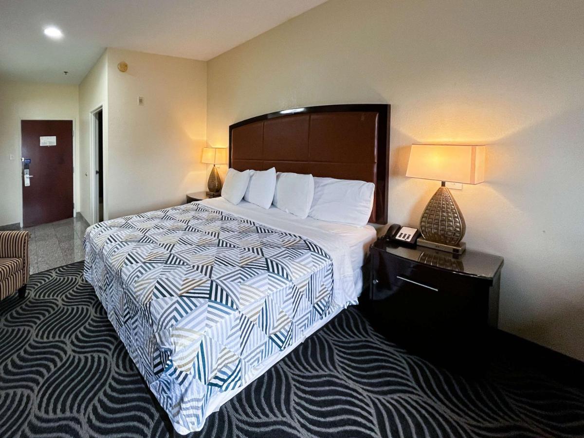 Executive Inn & Suites Breaux Bridge la — photo 1