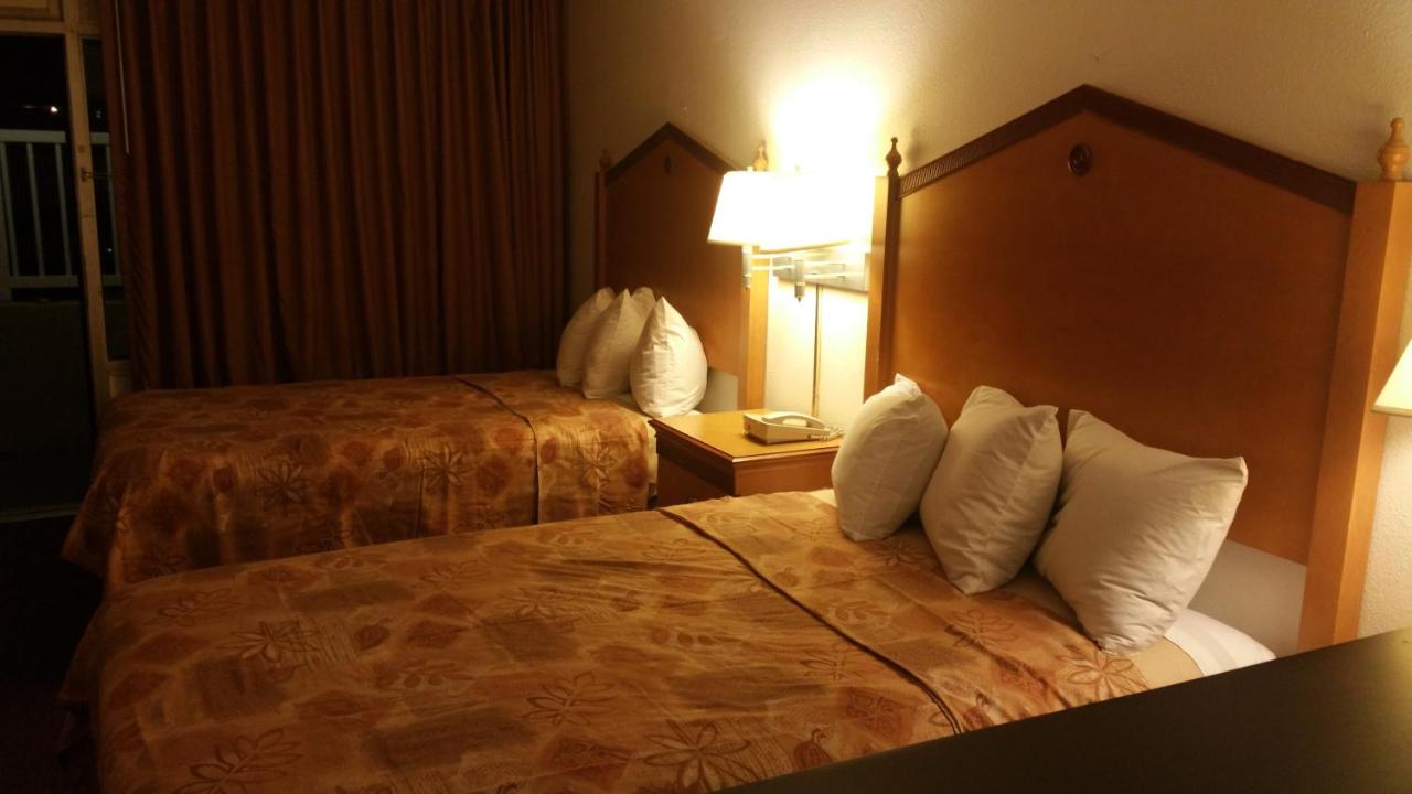 Continental Motel — photo 1