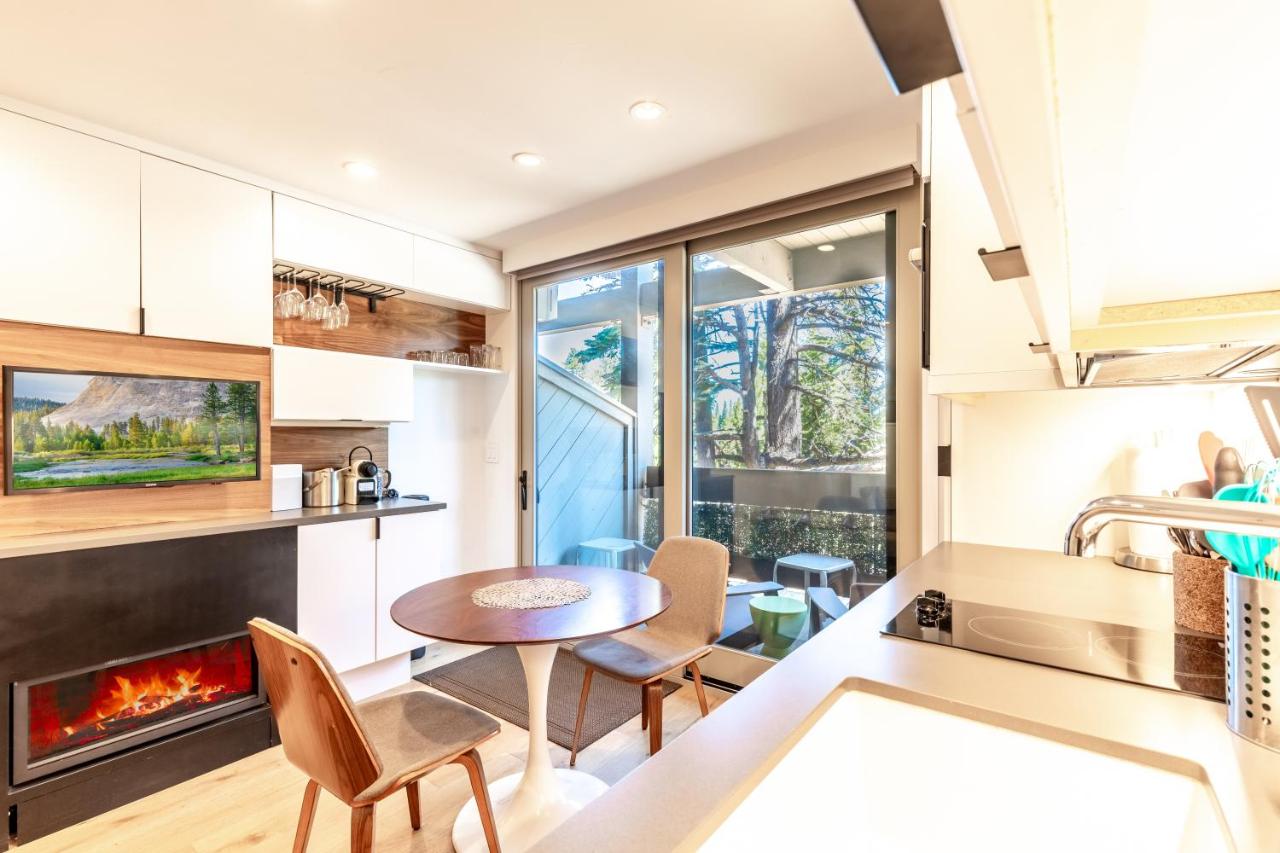 Modern Hotel-Style Studio — photo 1