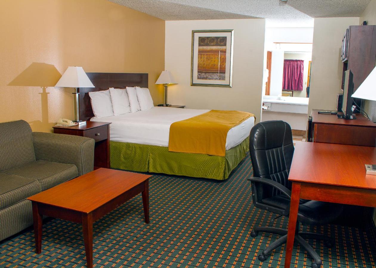 Budget Inn & Suites — photo 1