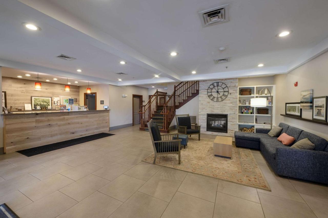 Countryside Inn & Suites — photo 1