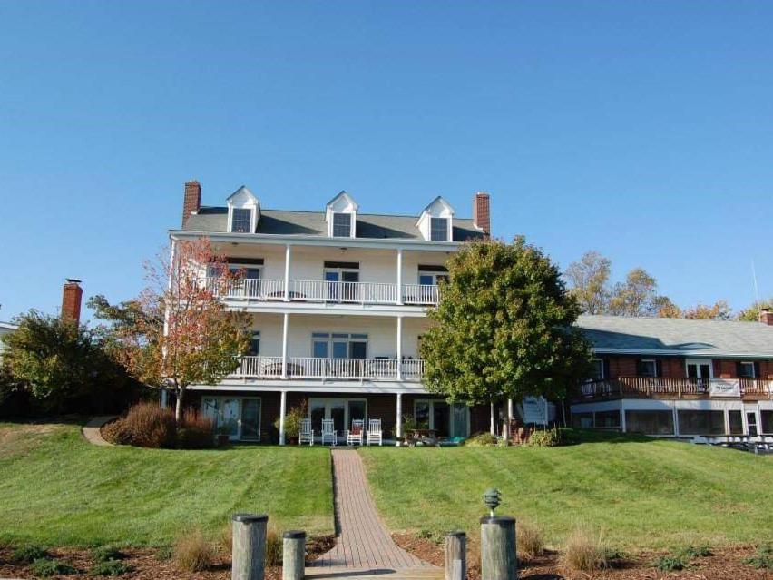 Blue Heron Inn — photo 1