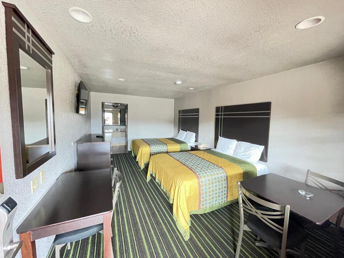 Regency Inn-Channelview — photo 1
