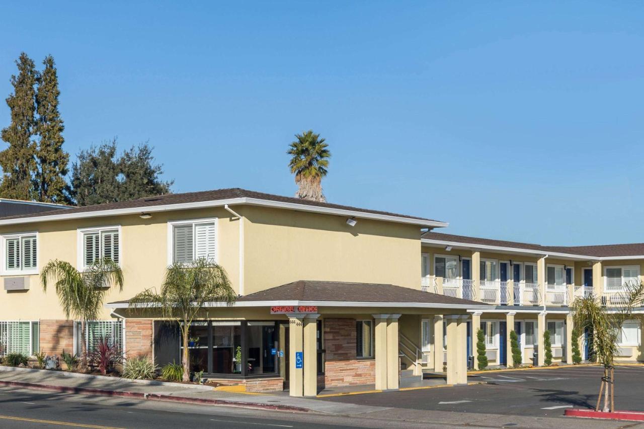 Economy Inn — photo 1