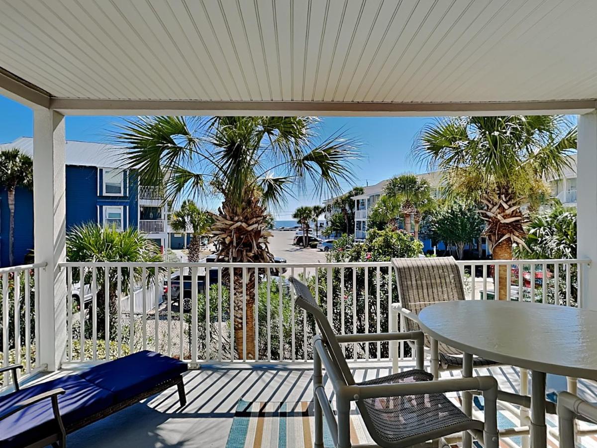 Pavilion Palms — photo 1