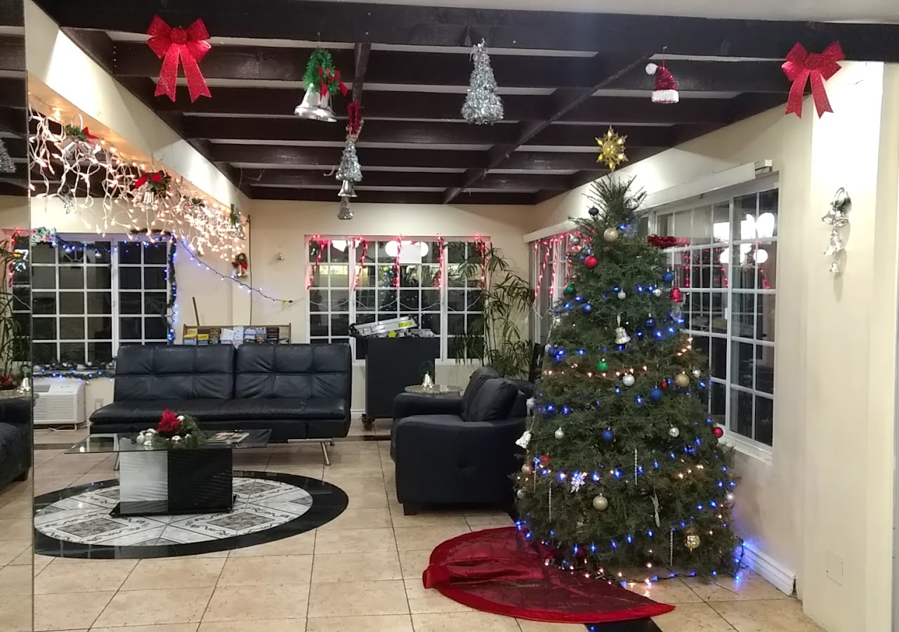 Portola Inn & Suites — photo 1