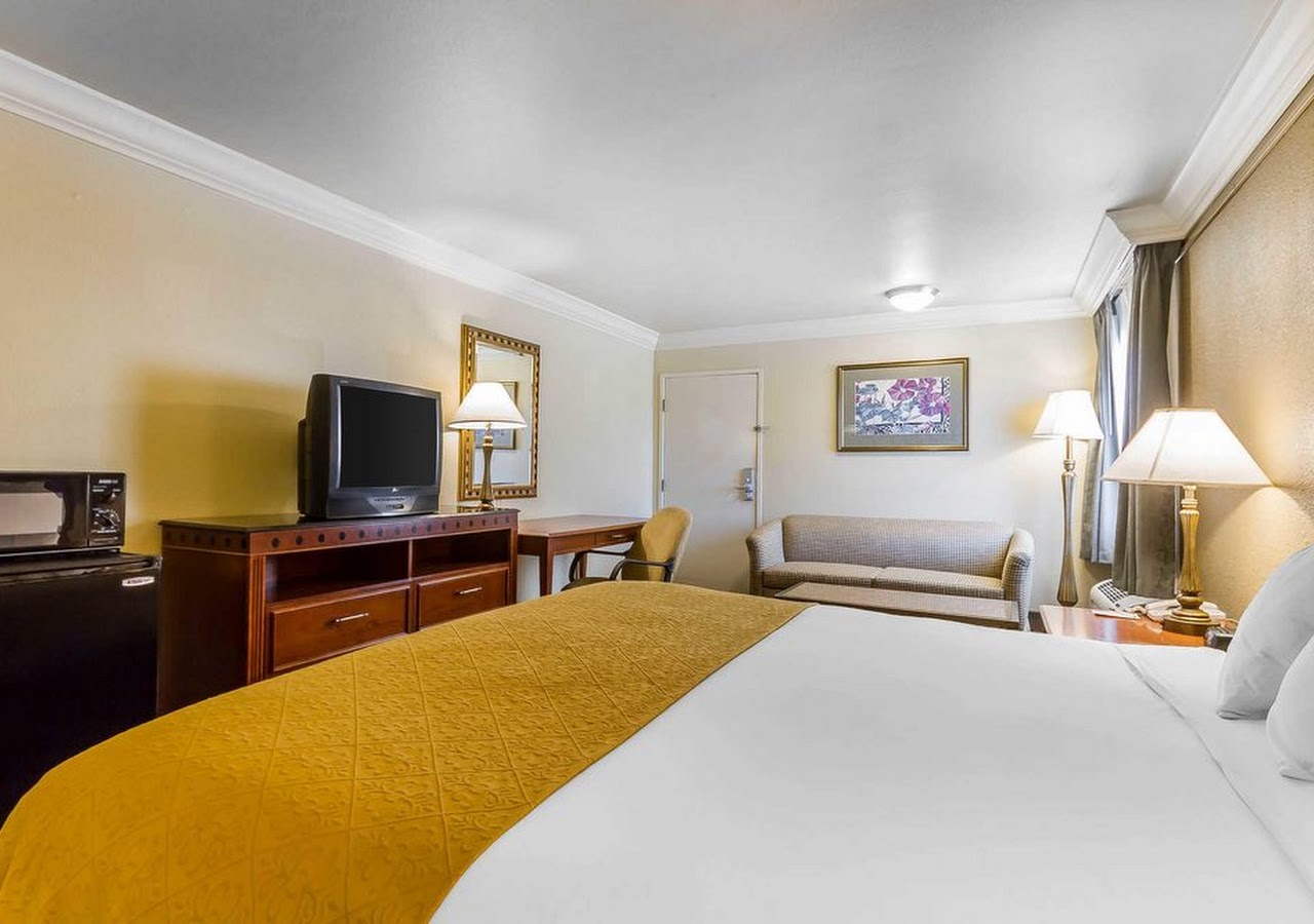 Alamo Inn & Suites — photo 2