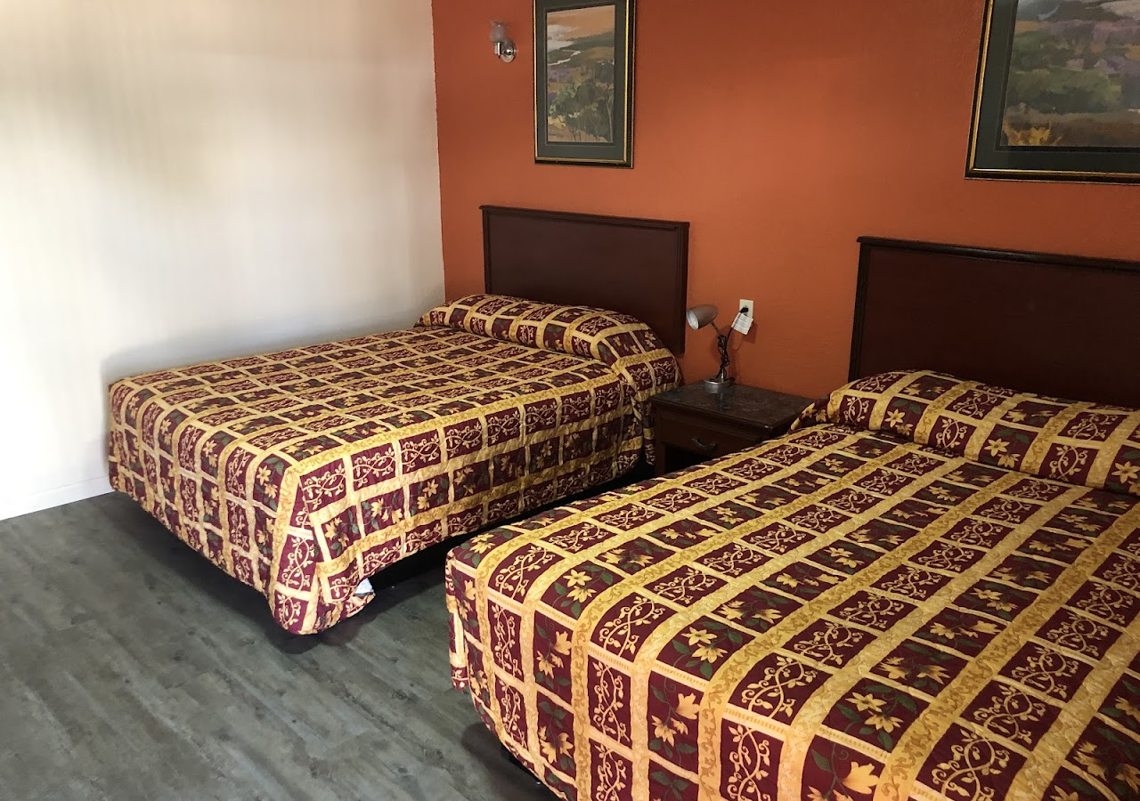 Sportsman's Motel — photo 2