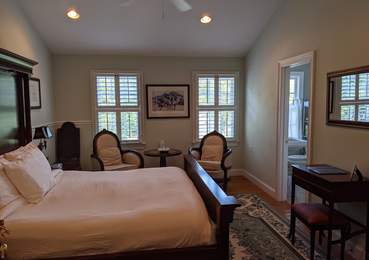 Colonels B & B — photo 2