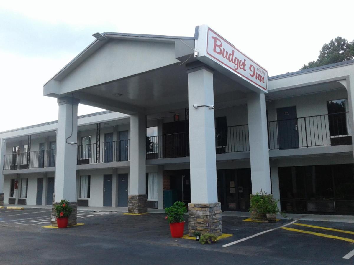 Budget Inn — photo 1
