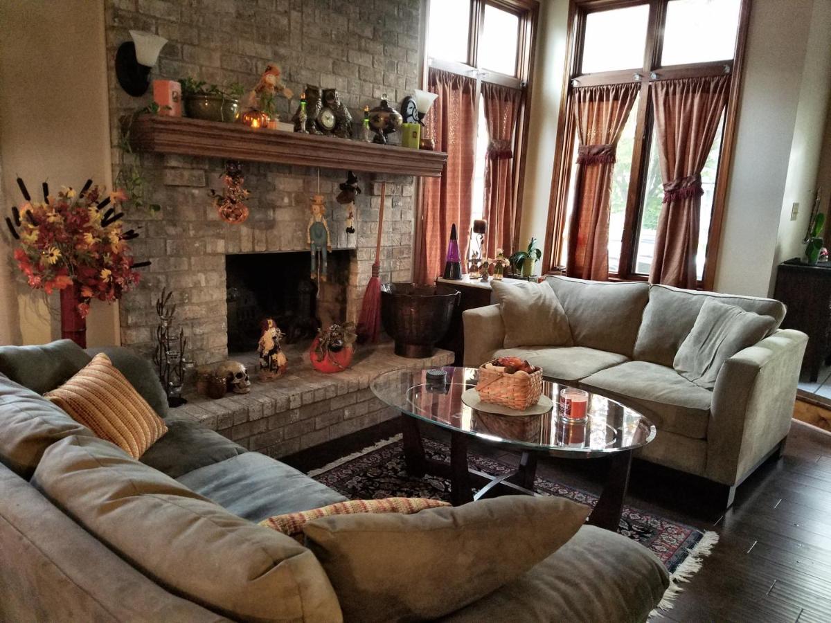 Hampton House — photo 1