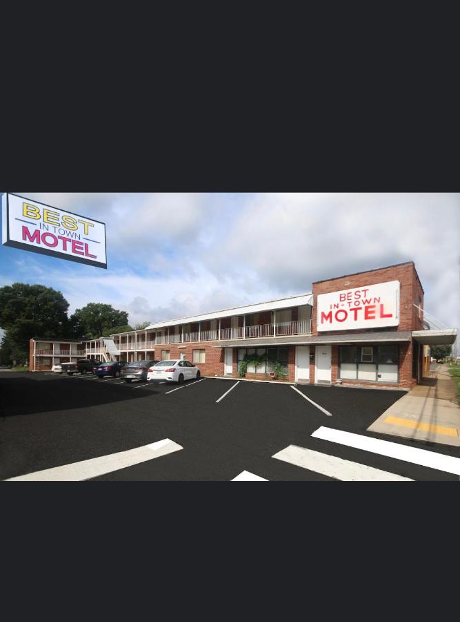 Best In Town Motel — photo 1