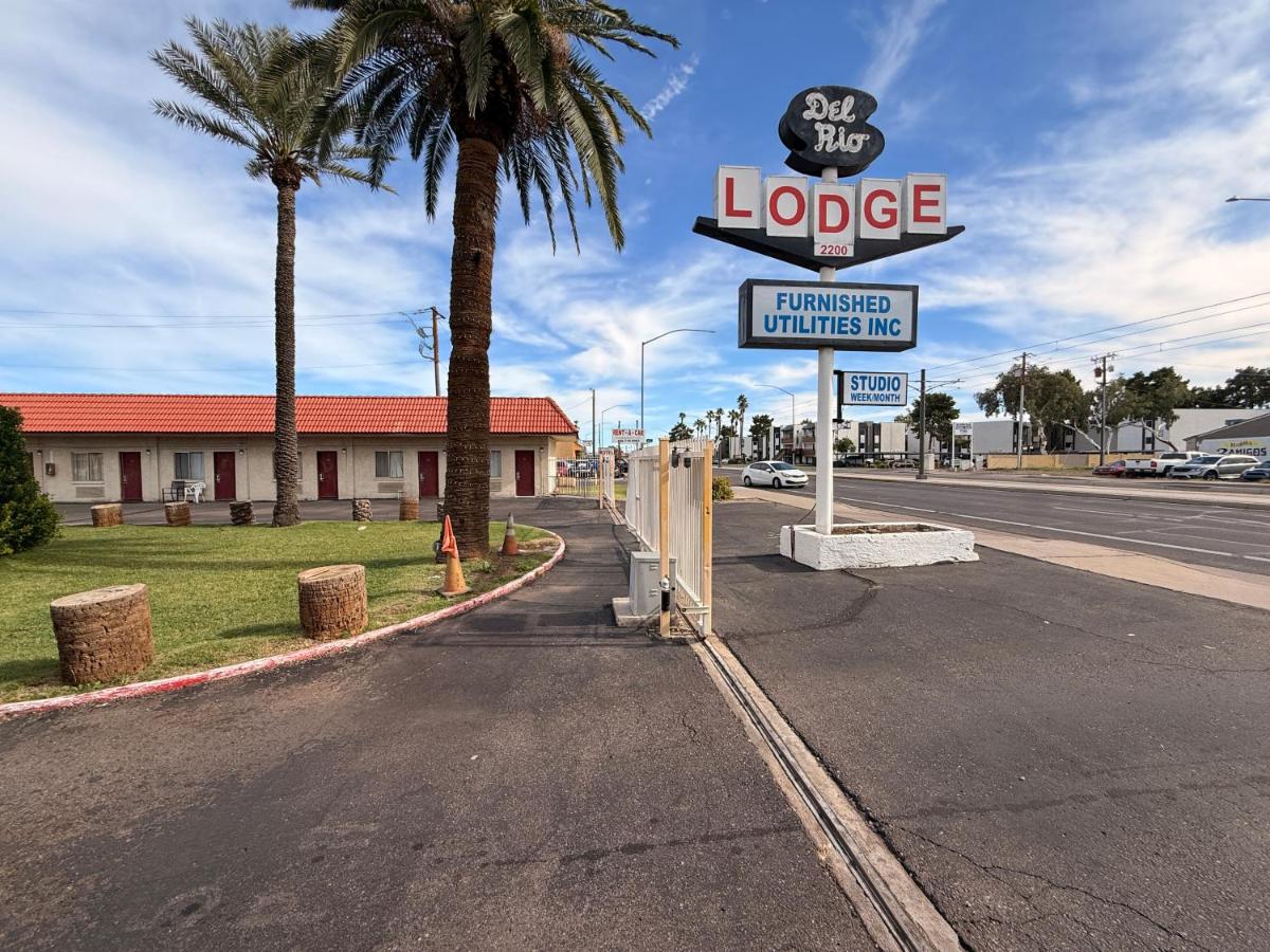 Del Rio lodge motel — photo 1