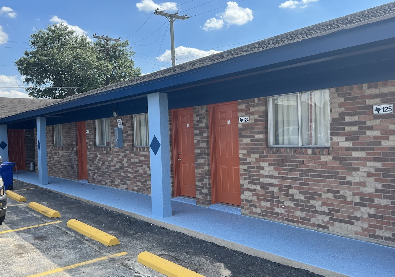 Sportsman's Motel — photo 1