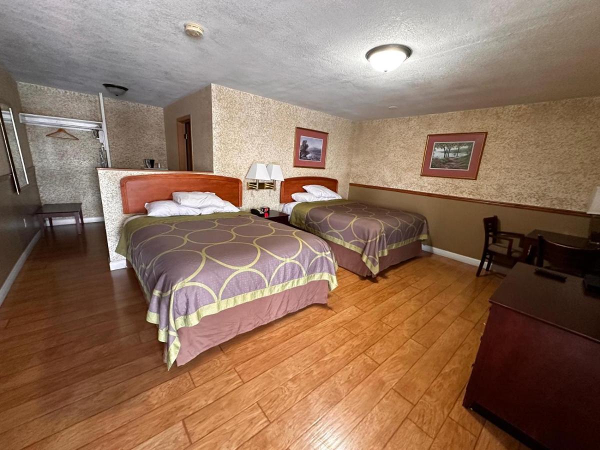 Budget Inn — photo 1