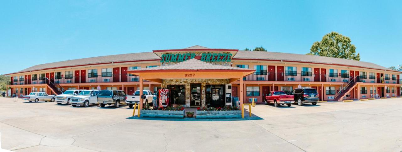 Tween Bay's Motel — photo 1