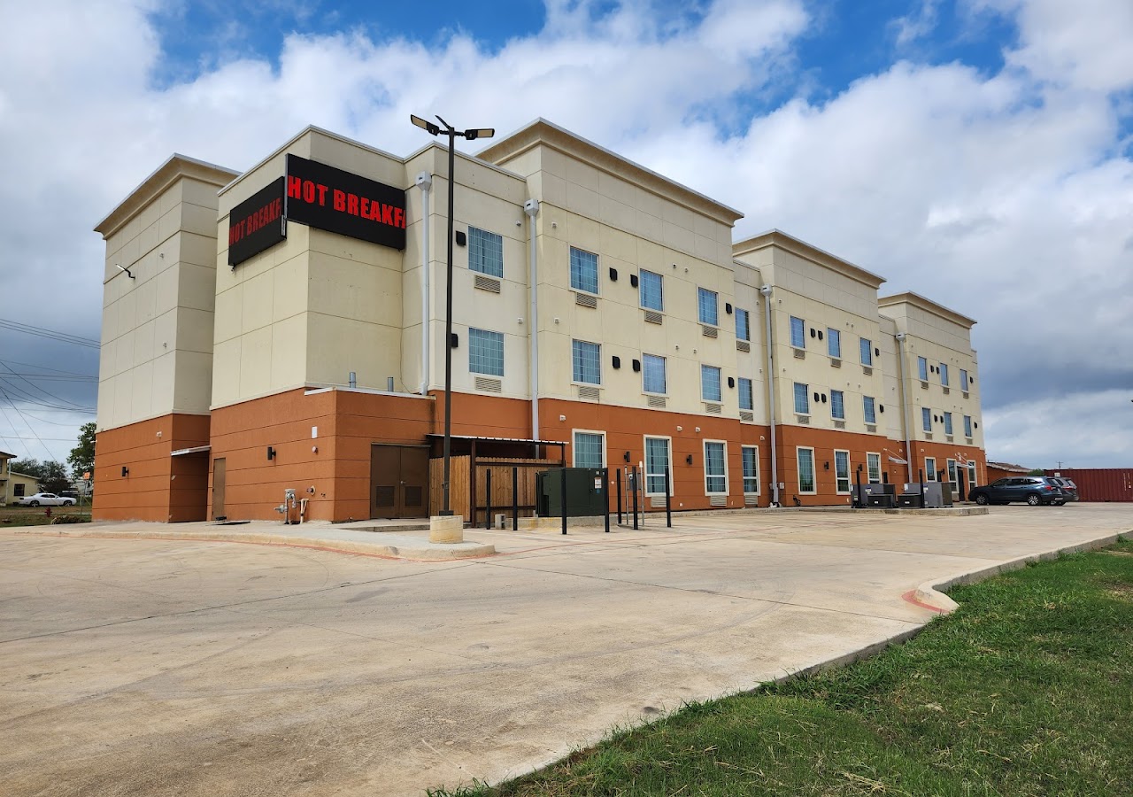 Cotulla Express Inn — photo 1