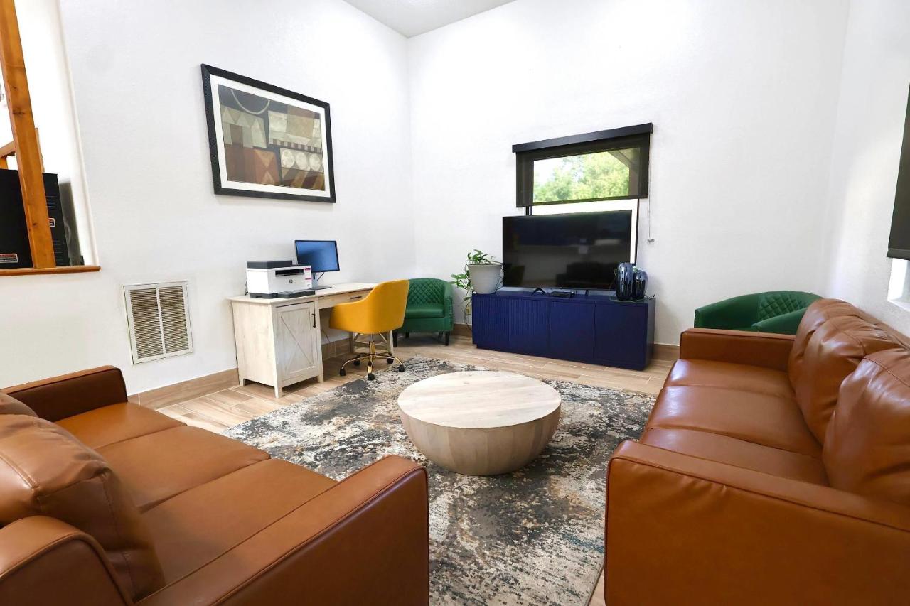The Guest House — photo 1