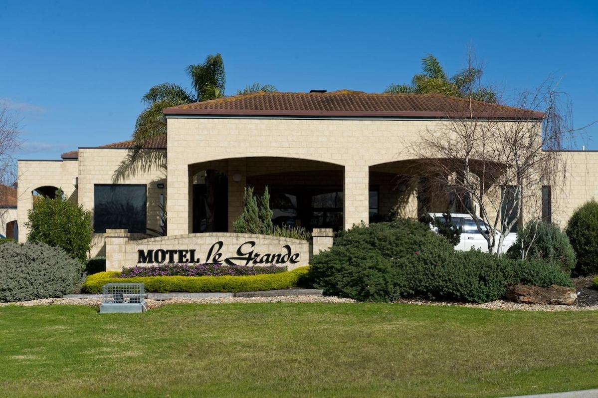 Grand Motel — photo 1
